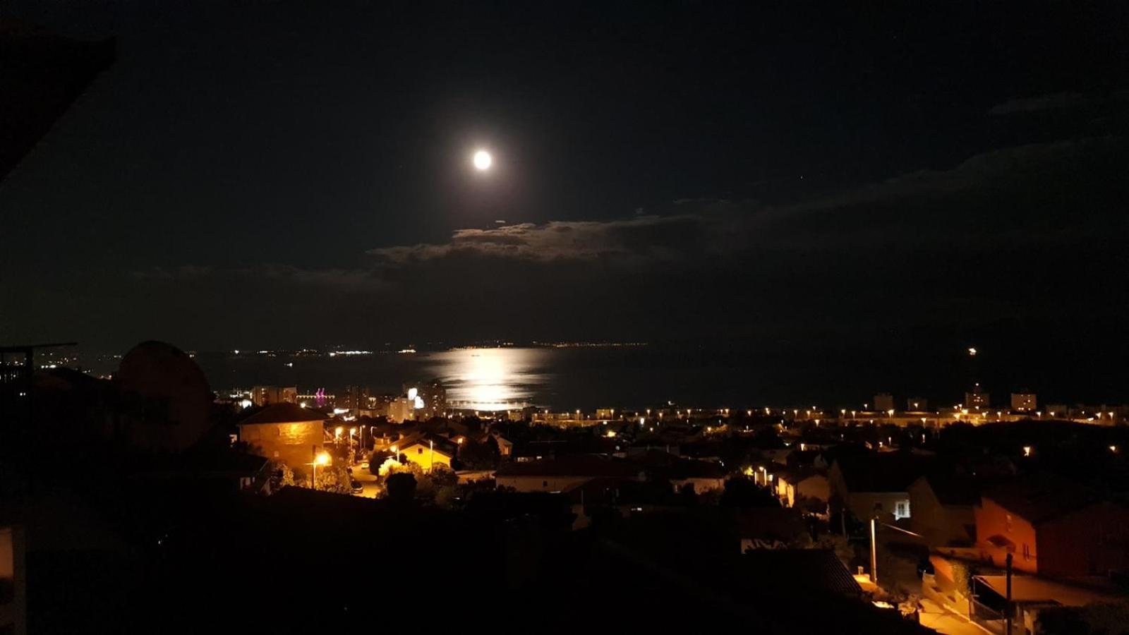 Apartman Magnolija Rijeka Bagian luar foto